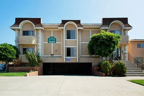 Lido Apartments - 12602 Venice Blvd — Photo 2