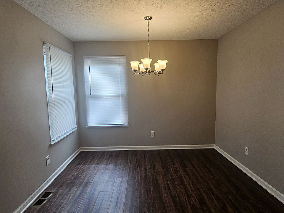 Dining area off kitchen
