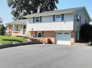 720 Jake Landis Rd, Lititz, PA 17543