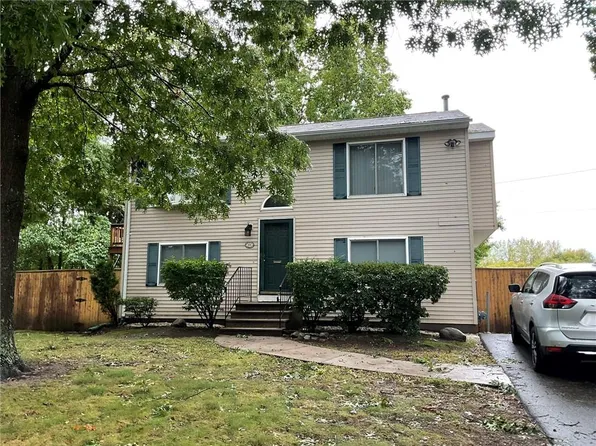 200 Bend St, Warwick, RI 02889