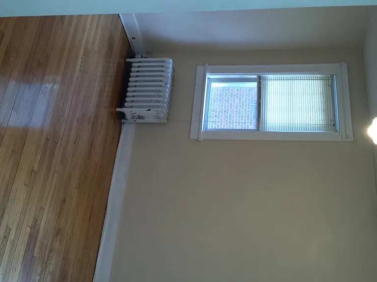 148 Manning Blvd — Photo 3