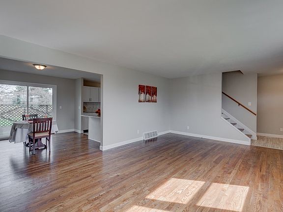 4th image of 7102 Manderlay Dr