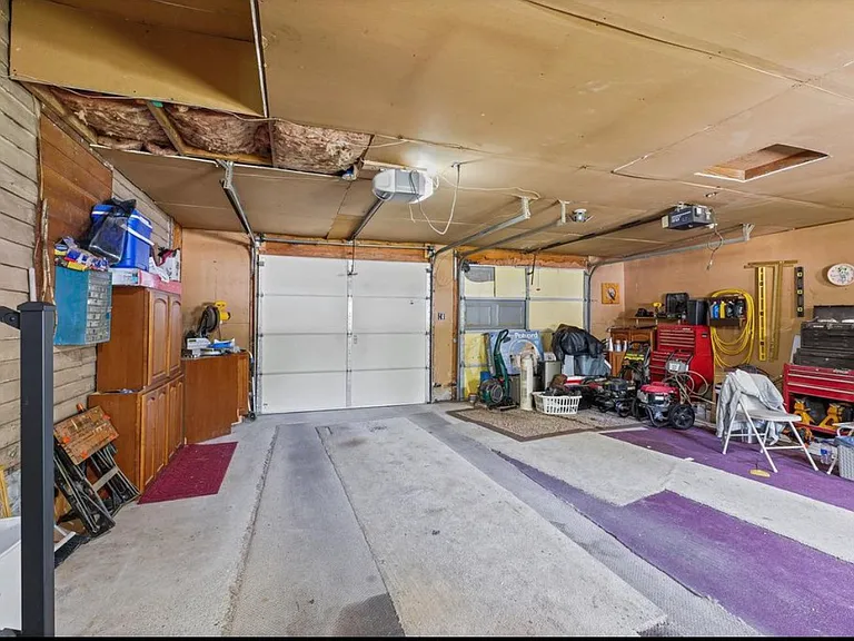 402 W Ash St — Photo 6