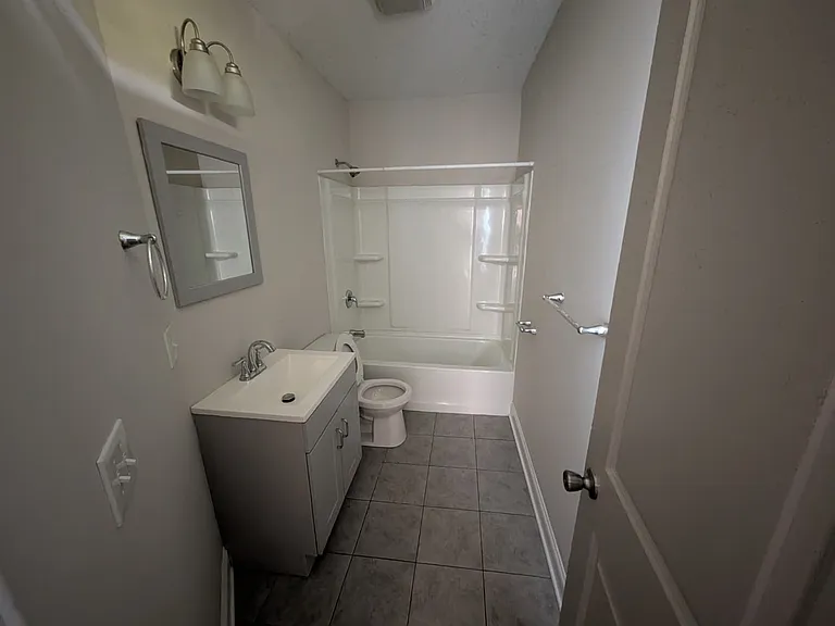 199-207 Howe Ave #203B — Photo 3
