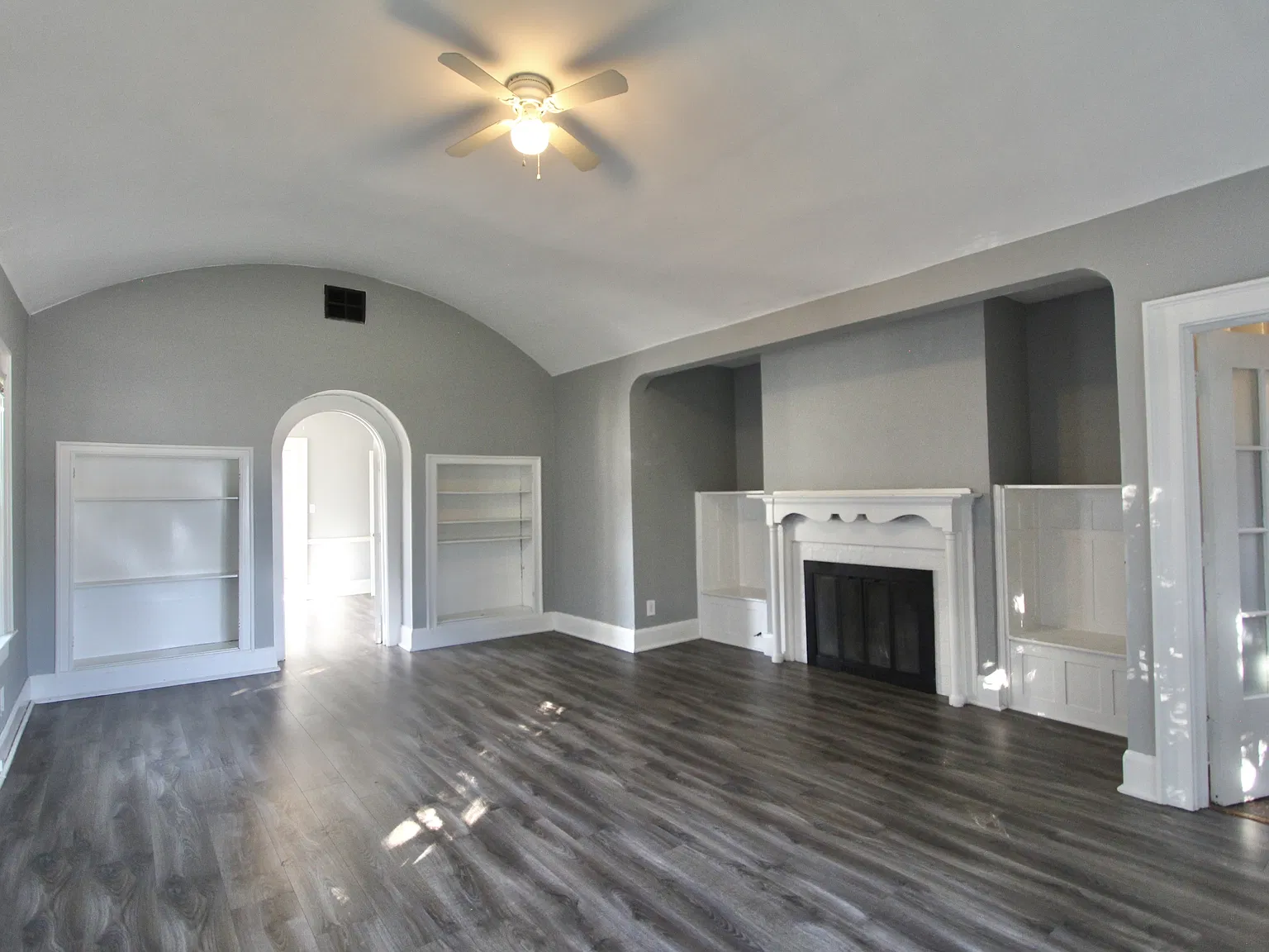 3037 Algonquin Parkway - 2 — Photo 3