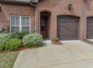 631 Flag Cir, Hoover, AL 35226