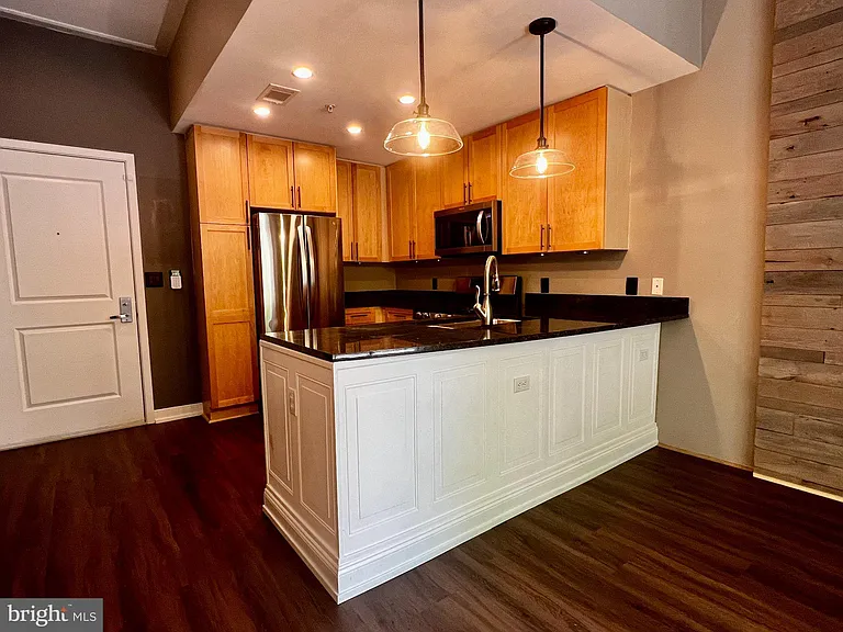 820 N Pollard St #103 — Photo 3