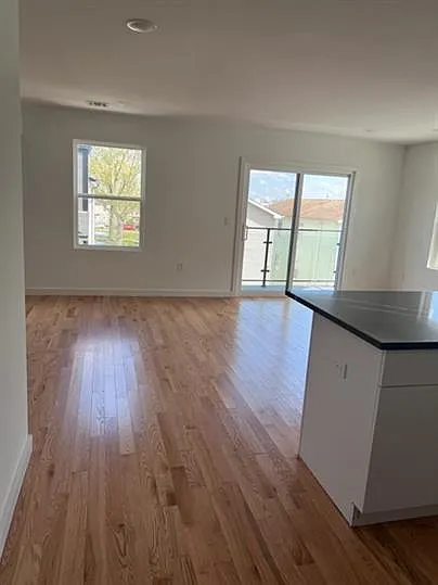724 Seaport Dr — Photo 12