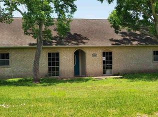 325 County Road 893, Angleton, TX 77515