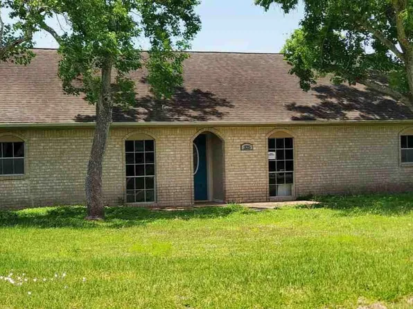 325 County Road 893, Angleton, TX 77515
