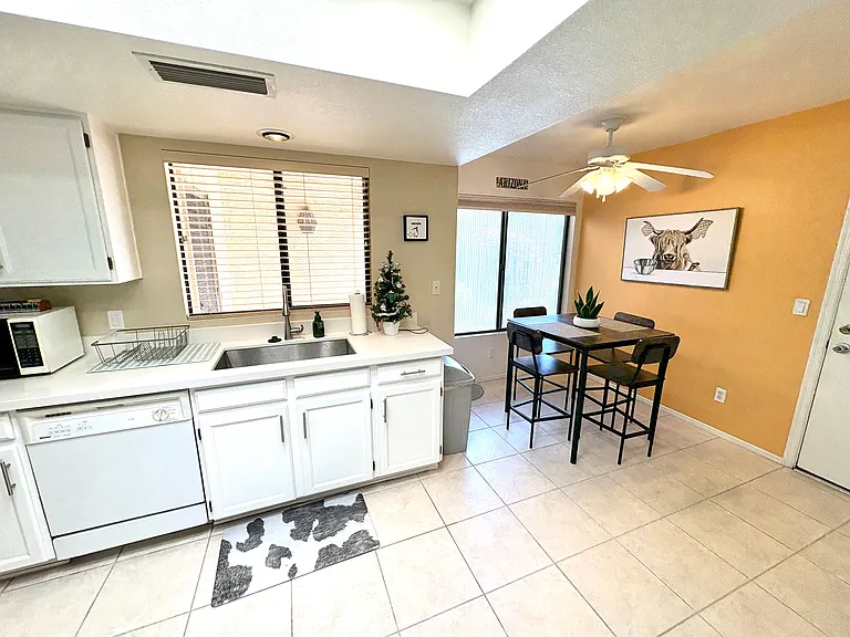 9806 W Kerry Ln — Photo 21