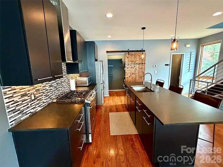 305 McNinch St #B — Photo 9