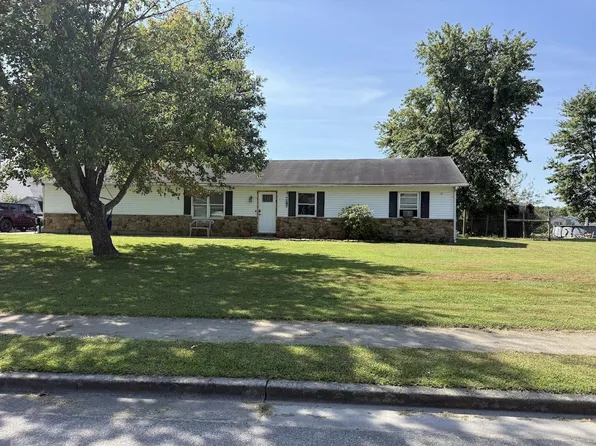 535 Clearview Ln, Versailles, IN 47042