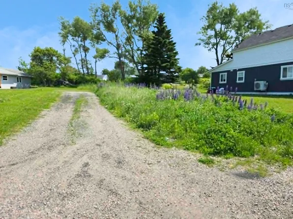 49 School St, Cape Breton, NS B1A 1J3