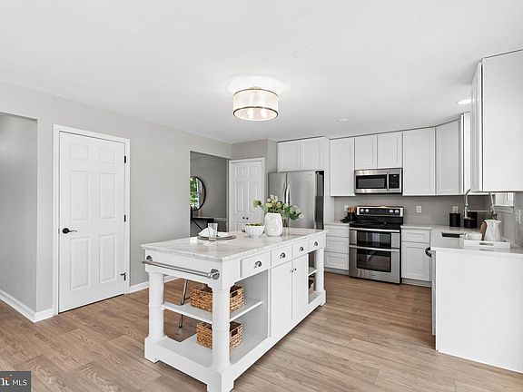 4th image of 1429 Bellona Ave