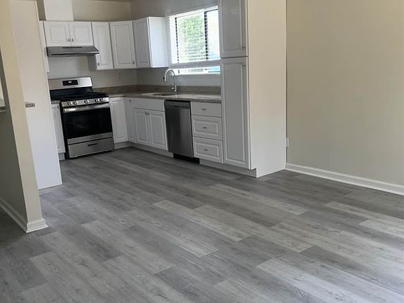 5th image of 1085 Park Forest Dr
