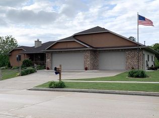 917 Sarah Miles Ln, Manitowoc, WI 54220