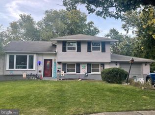 242 Clement Dr, Somerdale, NJ 08083