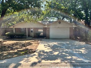 1208 Pin Oak Dr, Denton, TX 76209