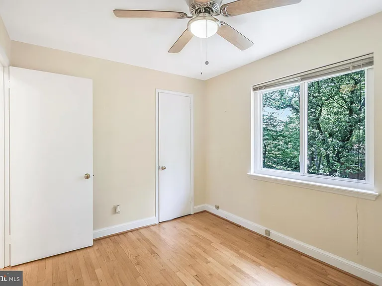 7030 Donna Cir — Photo 15