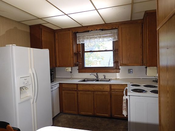 4th image of 3288 31st St SW