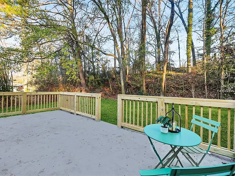 578 Alfred Rd NW — Photo 20