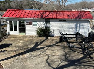 117 Badin Lake Cir, New London, NC 28127