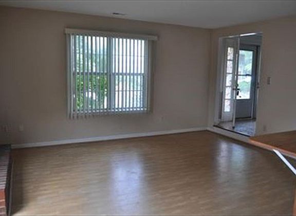 4th image of 4557 Greenlaw Dr