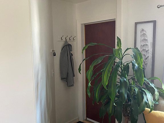 Entry way off stair well