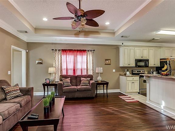 4th image of 10440 Hunt Cir