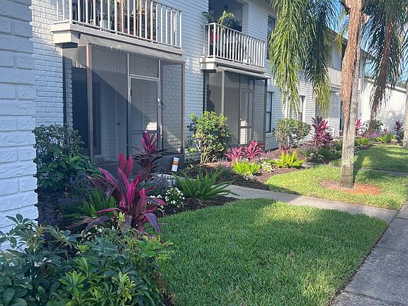 3rd image of 3152 Plaza Terrace Dr