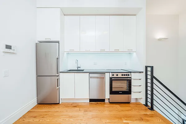 Rented by Nooklyn NYC LLC | media 46