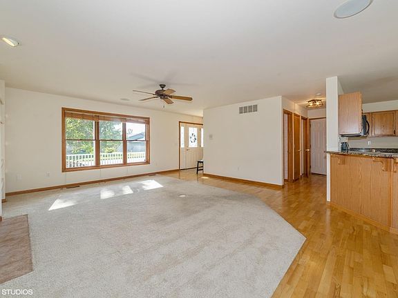 5th image of 3984 W 92nd Pl