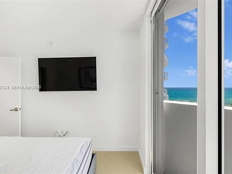 6365 Collins Ave #805 — Photo 21