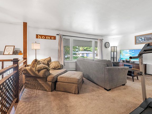3rd image of 153 Cliffview Dr