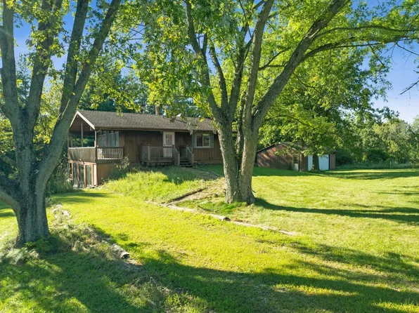 1982 Deer Meadows Rd, Secor, IL 61771