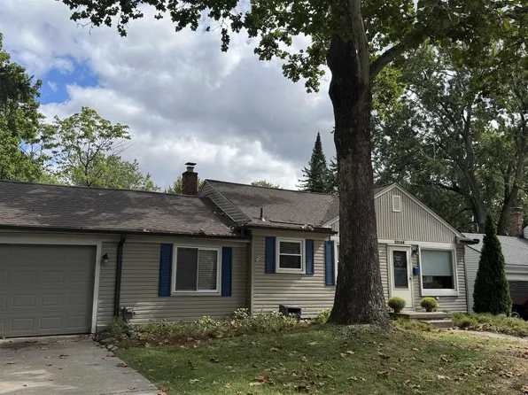 23148 Floral St, Farmington, MI 48336