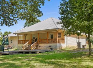 307 Dennis Rd, Trenton, GA 30752