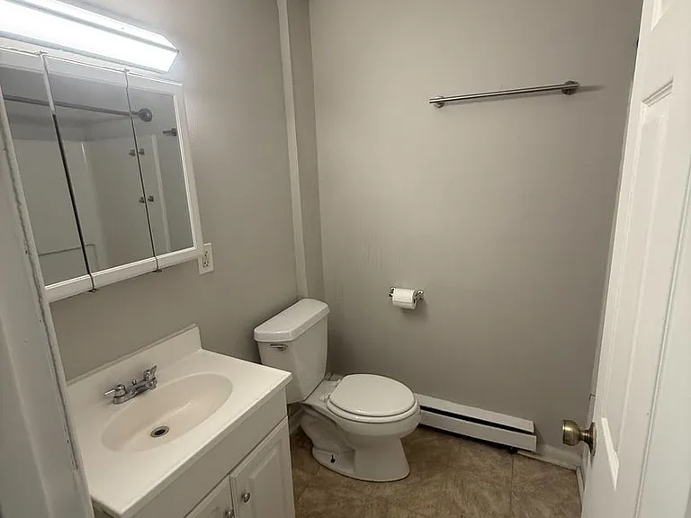 2036 Wayne Ave #E — Photo 17