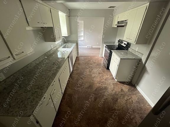 3rd image of 19056 Hilton Dr