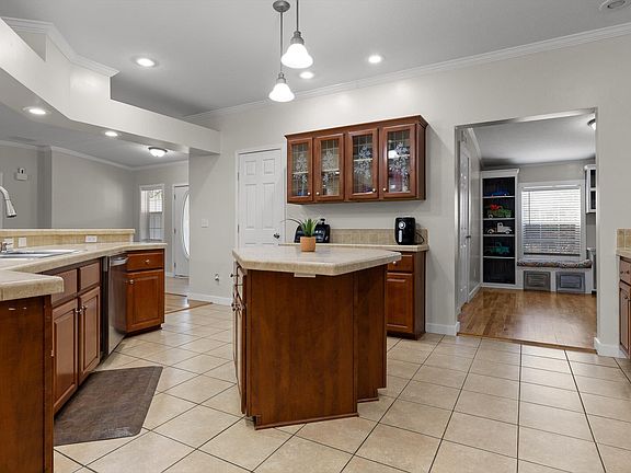 4th image of 292 Dogwood Dr