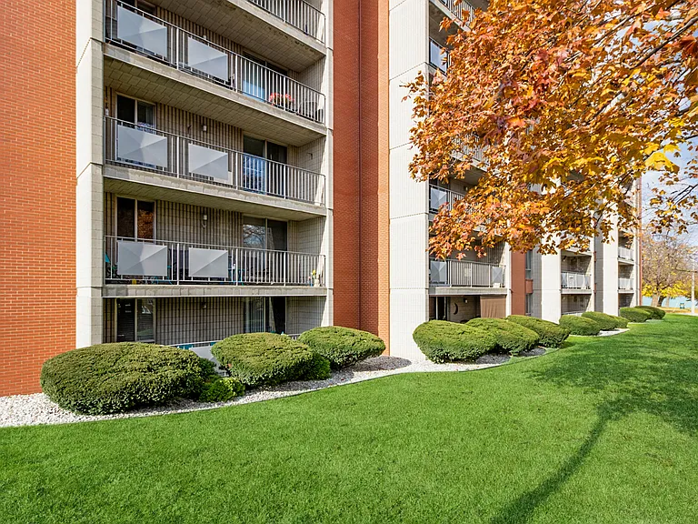 3445 Riverside Dr E — Photo 11