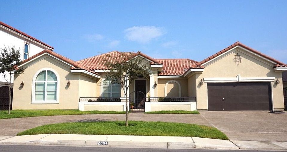 1st image of 2904 Dickinson Dr
