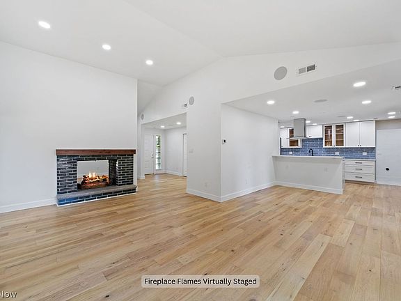 4th image of 10920 Lake Shore Blvd