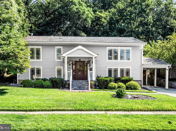 1016 Cottage St SW, Vienna, VA 22180