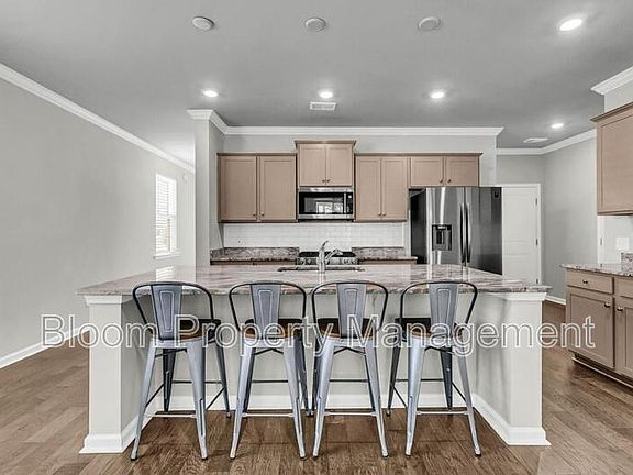 4th image of 640 Chigwell Springs Ln