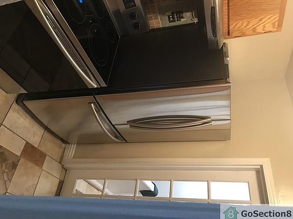 4th image of 3910 Parker Ave