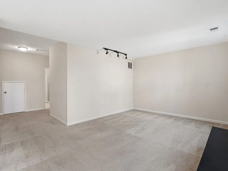 2391 Hunters Square Ct — Photo 12