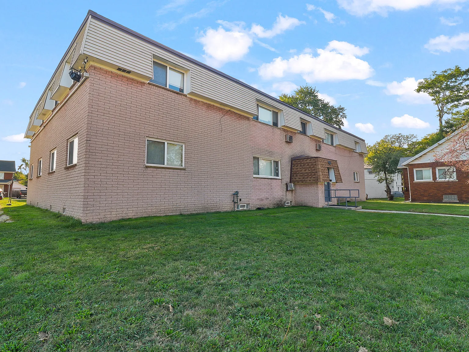 2 bed, 600 sqft, $925 — Photo 3