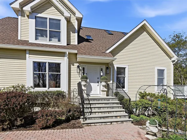 25 Hopkins Lane, Armonk, NY 10504
